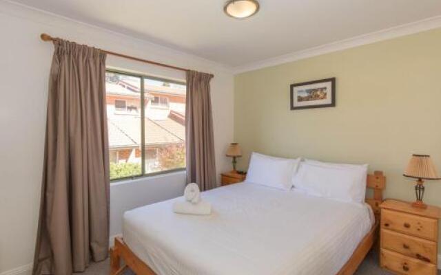 Cobb & Co 3/39 Cobbon Crescent