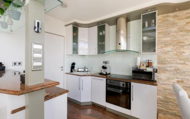 Panorama Dream Home w 3BDR, A/C, Garage & Jacuzzi