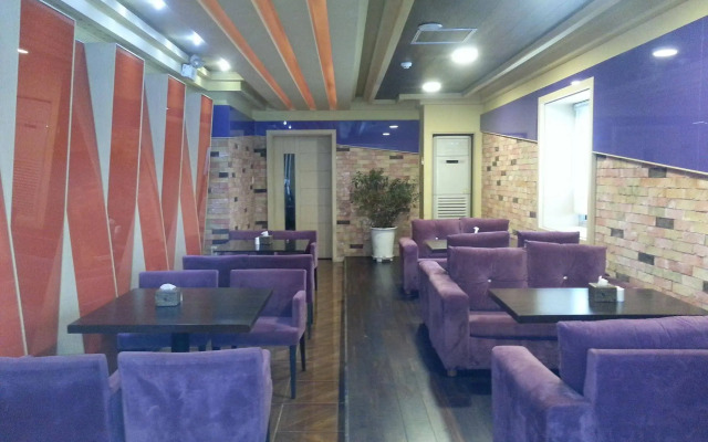 World Tourist Hotel