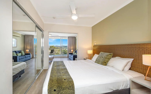 Hinterland Luxury - 1 Bedroom Hinterland View Apt