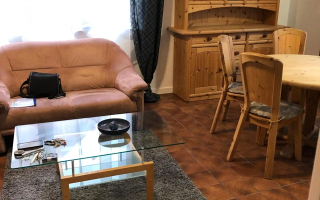 1 Zimmer Appartment, OG rechts, 108 A