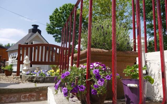 Beautiful 2-bed Apartment in Inverkip Great Garden