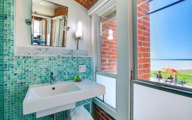 Venice Breeze Suites