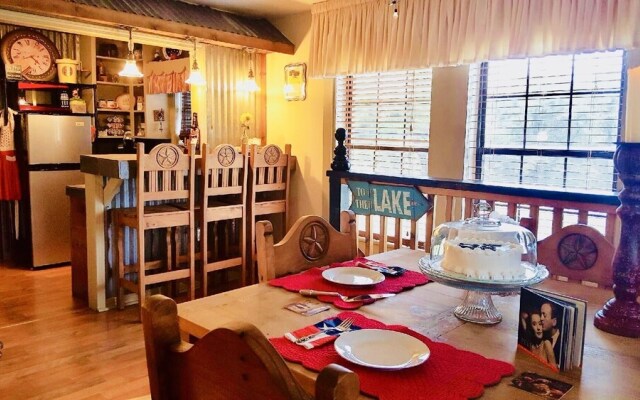 The Old Liberty Schoolhouse B&B