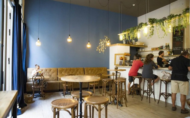 Georges Hostel & Café