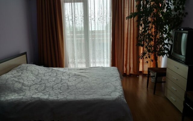 House Rezvaya with rooms for rent