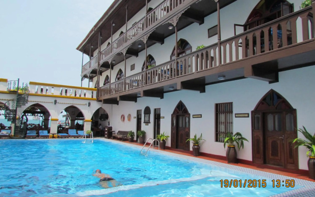 Tembo House Hotel & Apartments