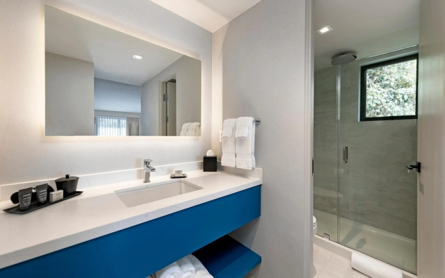 La Jolla Cove Suites