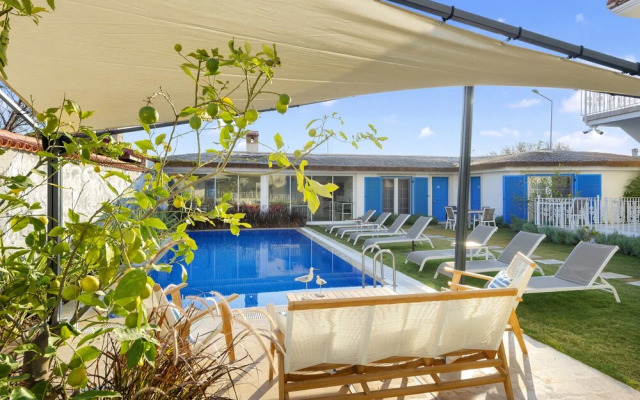 Rhodium Hotel