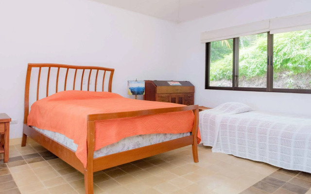 Portasol Rainforest and Ocean View Living