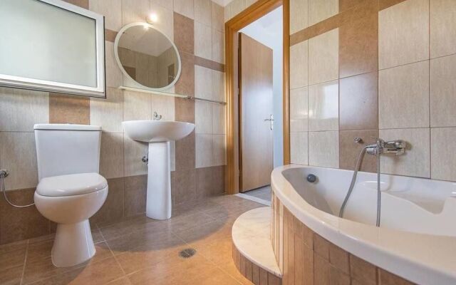 White Pearl Villa Gennadi