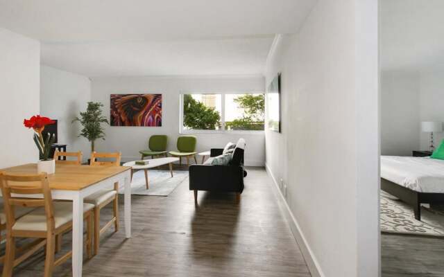 Vibrant 1BR in Coconut Grove by Sonder