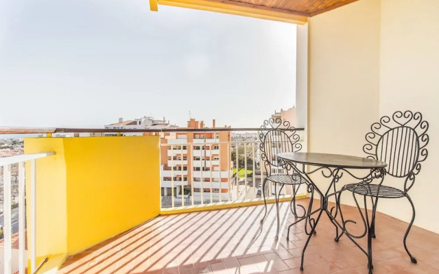 Wonderful Studio in Cascais With Sea View