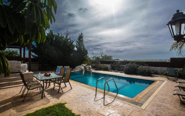 Sunny Coast Villa