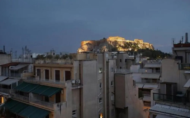 LeGeo-Luxurious Athenian Apartment