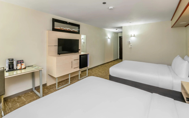 Quality Inn Sunshine Suites