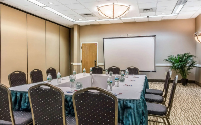 Comfort Suites Near Casinos Norwich-Uncasville CT