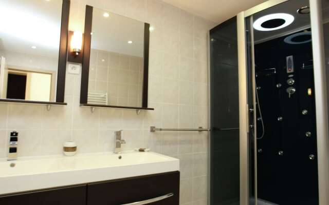 Completely Modernized Gite With Heated Swimming Pool