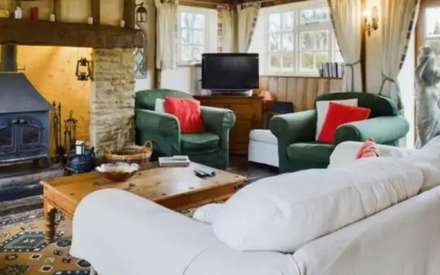 Tranquil Cottage Retreat in Bath