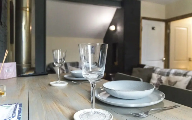 Holey Moley Lodge - 2 Bedroom