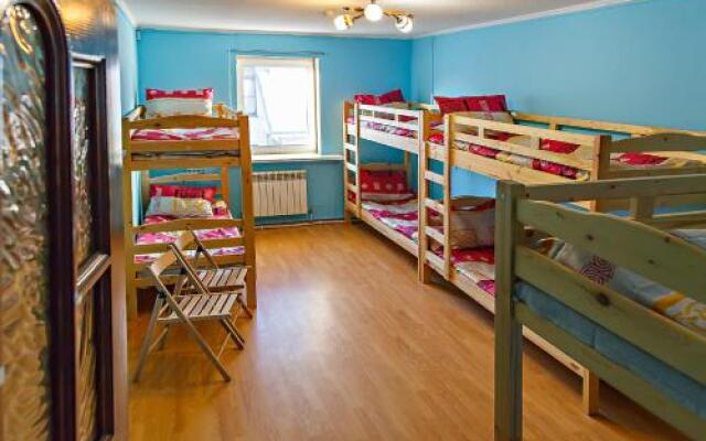 Happy Hostel