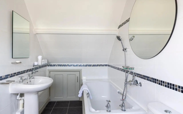 Cary Arms & Spa