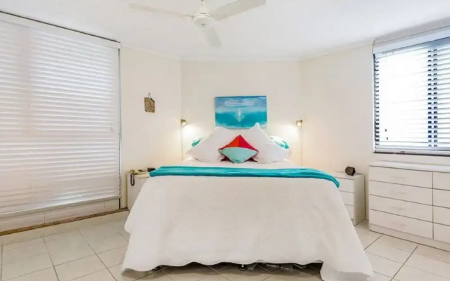 Cairns Ocean View Apartment in Aquarius