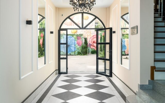 Secret Garden Apartment by Renters