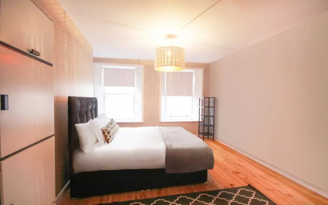 Dame Street Luxury Apartment