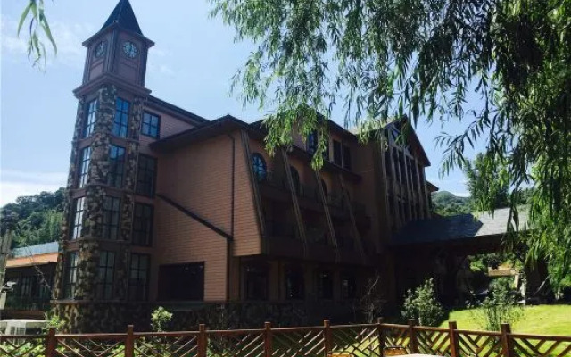 Chestnut Valley Hotel