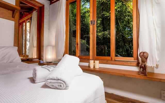 Casa encantadora p/ casais meio a natureza SQS033