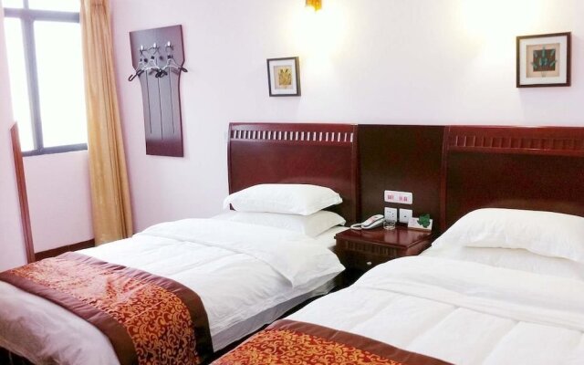 Qianglong Business Hotel - Maoxian