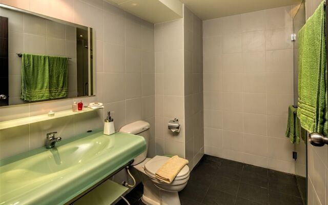 Bayshore Oceanview Apartment F11-f12
