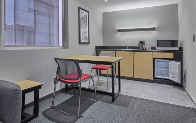 City Express Suites by Marriott Ciudad de México Santa Fe