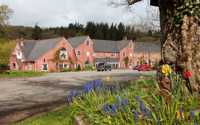 Fox & Hounds Country Hotel