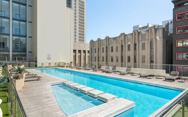 Mandela Rhodes T1002