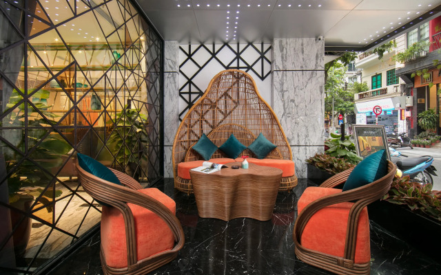 Rising Dragon Legend Hotel