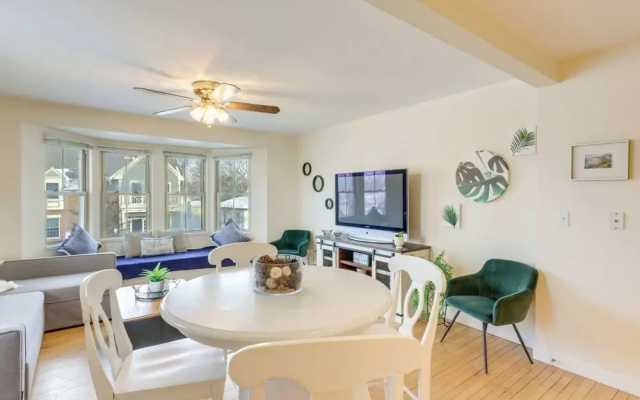 Cozy Delafield Apartment - Walk to Lake!