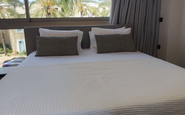 Summertime Signature Suites