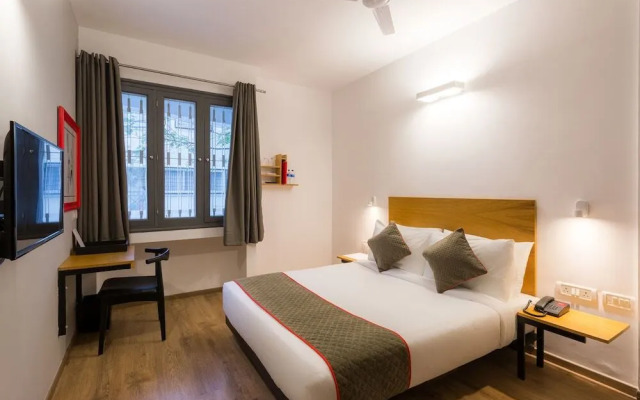 16 Square Luxury Suites & Boutique