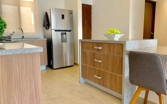 Sleeps 4-6-amazing 2 Bedroom Ph With Bbq & Jacuzzi