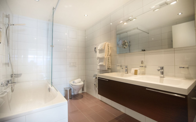 Montreux Lake View Apartments and Spa
