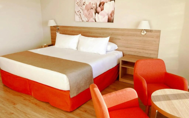 Xelena Hotel & Suites