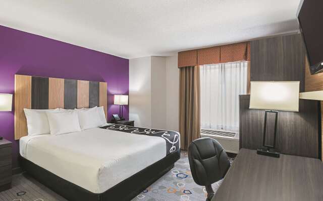 La Quinta Inn & Suites by Wyndham Minneapolis Northwest