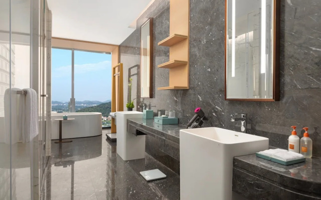 Crowne Plaza Jiangmen Binjiang by IHG