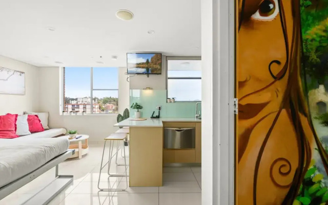 Bondi Studio Apartment With Pool & Rooftop Views