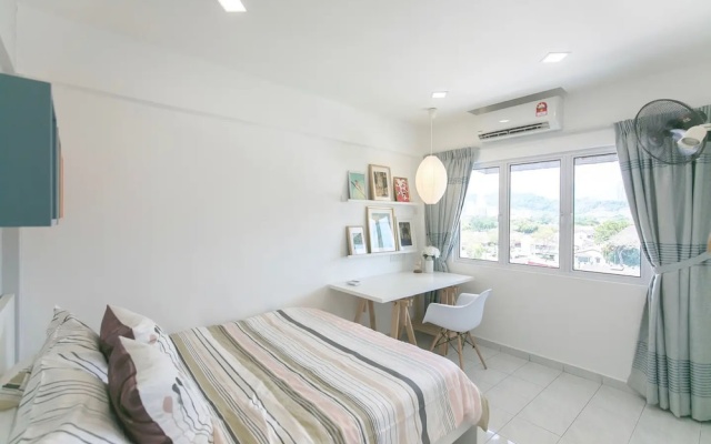 Eastern Court 22 by Sanguine – Guest Rooms – Batu Lanchang