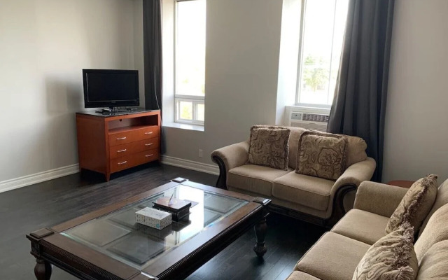 Royal Inn and Suites at Guelph