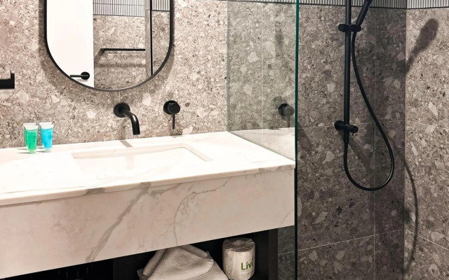 Tiki Hotel Surfers Paradise