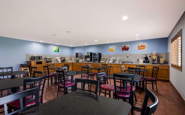 Quality Inn & Suites Oklahoma City North